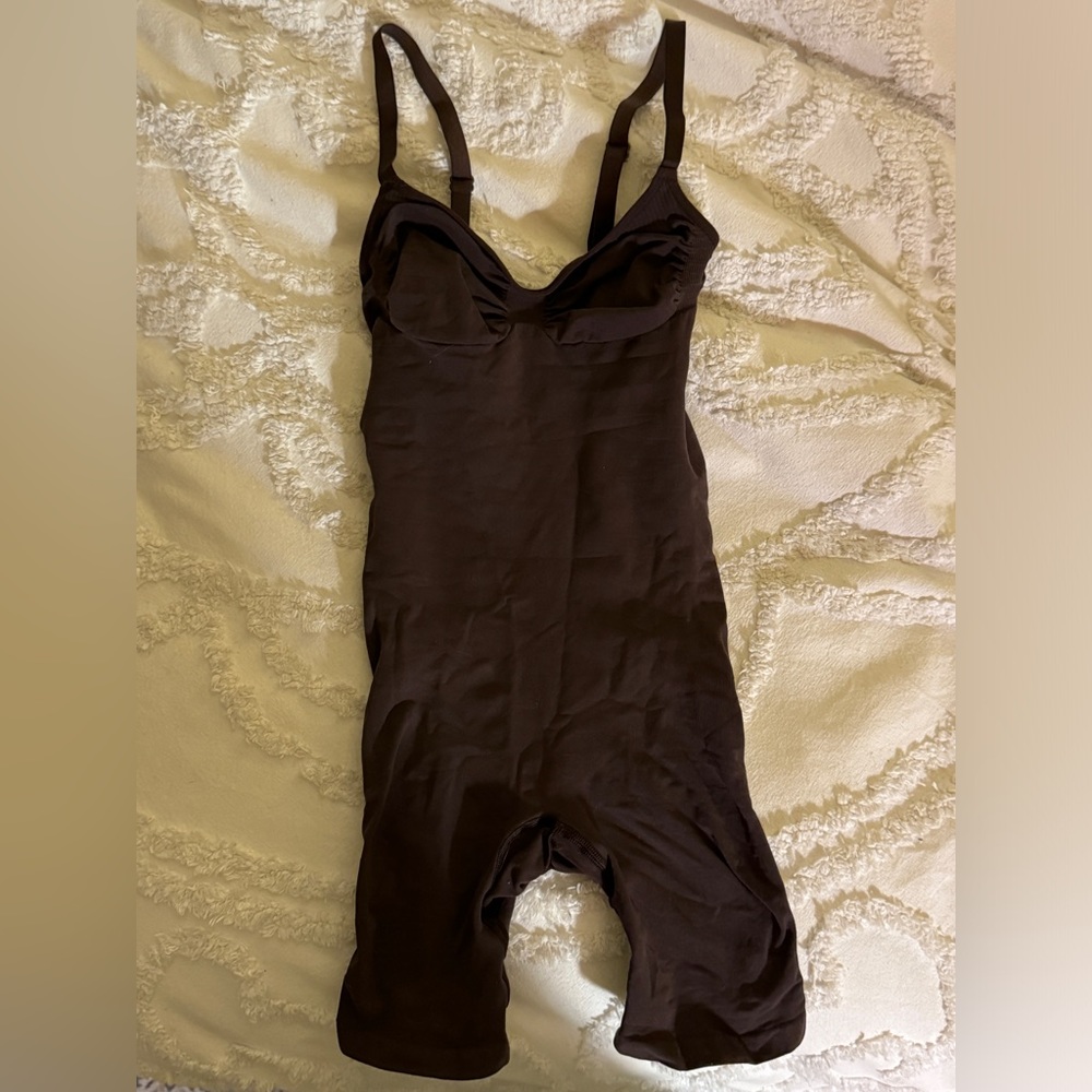 Skims Mid Tight Bodysuit in Espresso